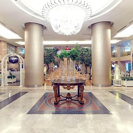 Garden Palace Hotel Surabaya Exterior foto